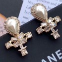 Replica Luxury Chanel Pearl Crystal Short Earrings 02 2019 Collection CE03008