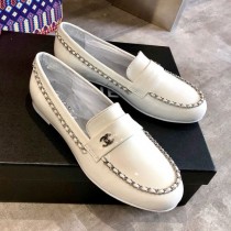 Chanel Patent Leather Chain Flat Loafers G35631 White 2020 Collection CE02721