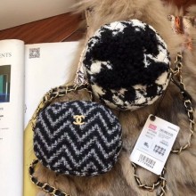 Chanel Houndstooth Wave Tweed 19 Clutch with Chain & Coin Purse AP0986 White/Black 2019 Collection CE00502